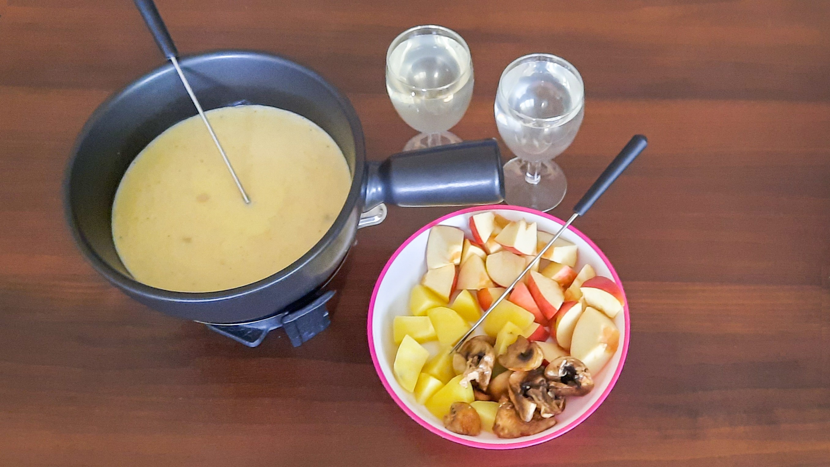 Jak se dělá sýrové fondue?