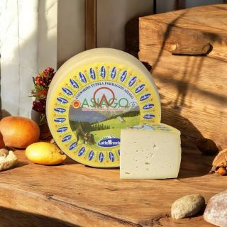 Představujeme vám Asiago - lahodný italský sýr z kravského mléka s jemnou, máslovou chutí a pružnou texturou. 😀 Zraje jen...